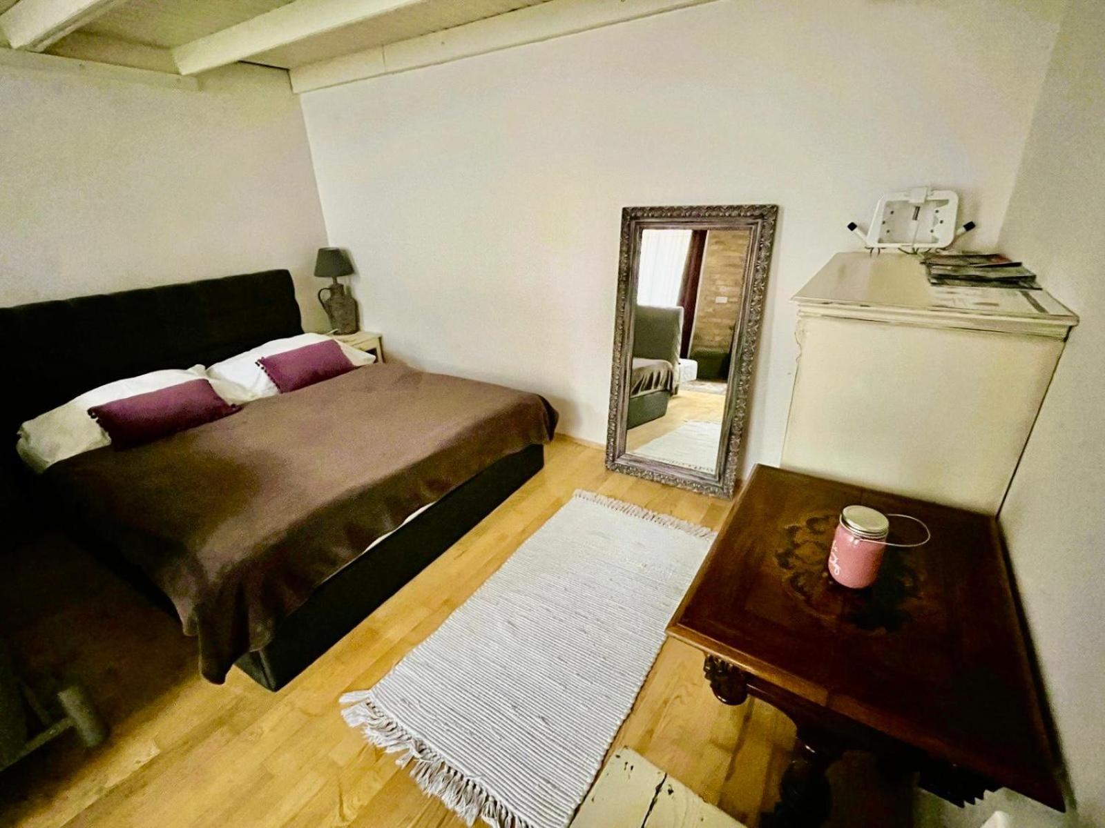 דירה Rozy's Place בודפשט